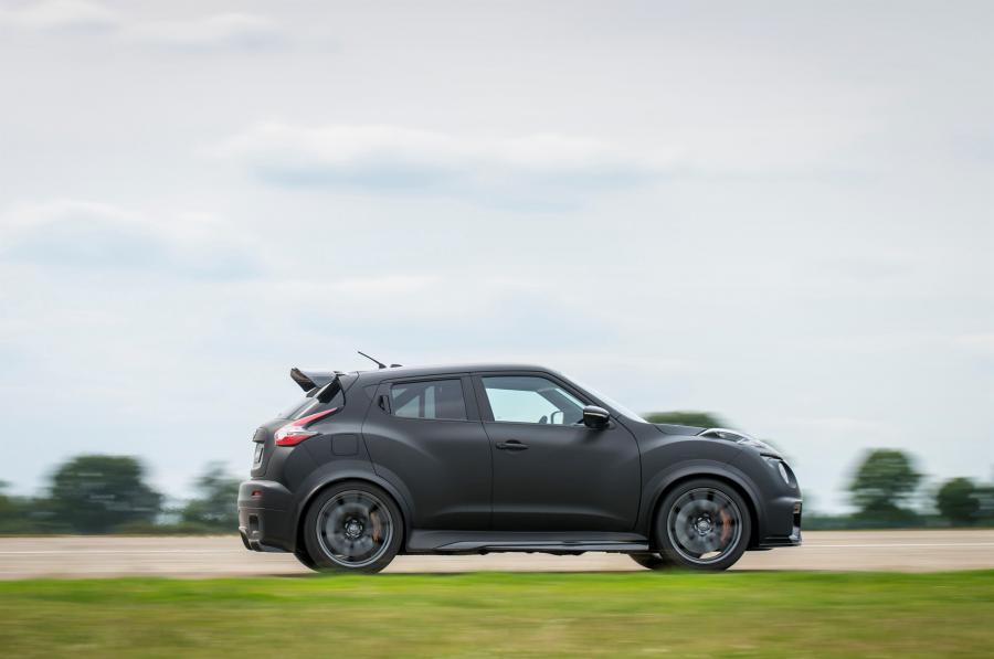  Nissan Juke-R 2.0 Concept 2015 года  (фото 36 из 41)